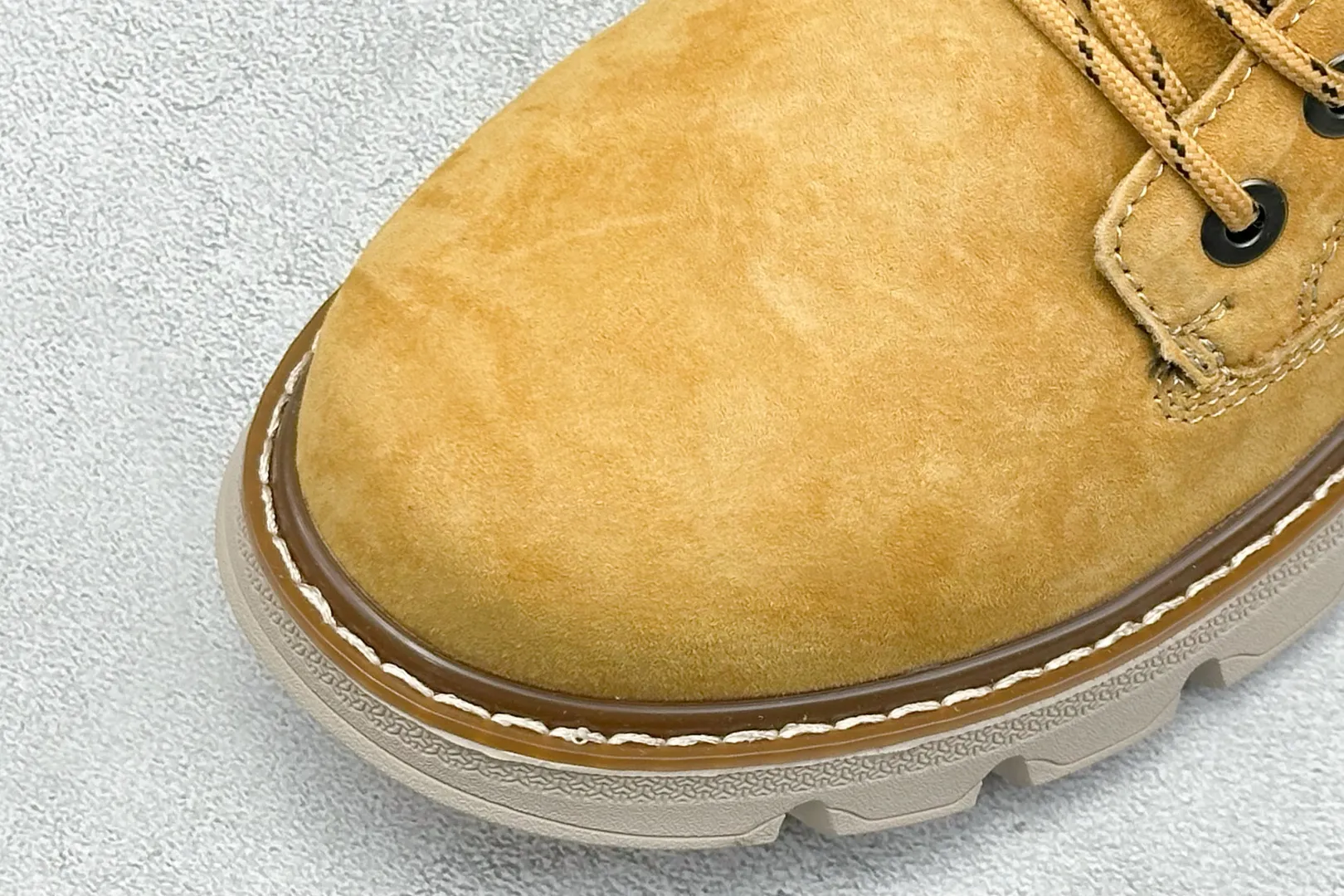 🐲💰 600 support store opening UGG 2025 autumn and winter new men's mid-cut casual Martin boots series #Guangdong Dachang quality 25ss autumn and winter new style fashion trend matching The fabric is imported from Italy frosted cowhide. The whole shoe is made of genuine cowhide material, from the outsole to the hardware, all made from OEM raw materials. Good products do not kill pigs. The quality of the first order is strictly controlled. The full set of official website unified packaging. This winter's cold-proof outdoor products, daily casual matching A must-have for stylish men‼ American affordable luxury brand [UGG] Tasman Weather Hybrid Tasman hybrid series mid-top lightweight casual Martin boots" Size: 39-44 (one size larger than sports shoes)